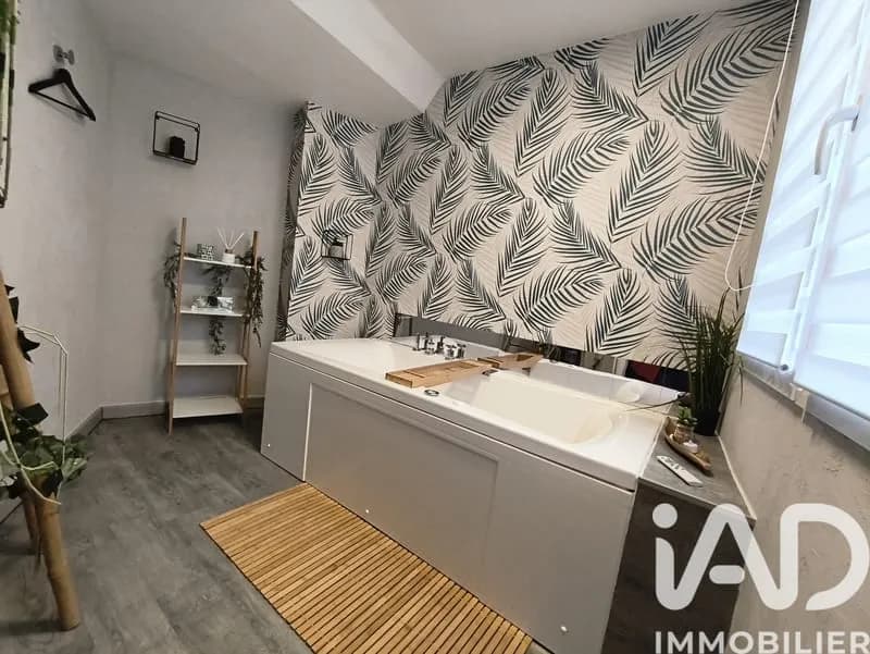 Immeuble 200 m² - Photo 1