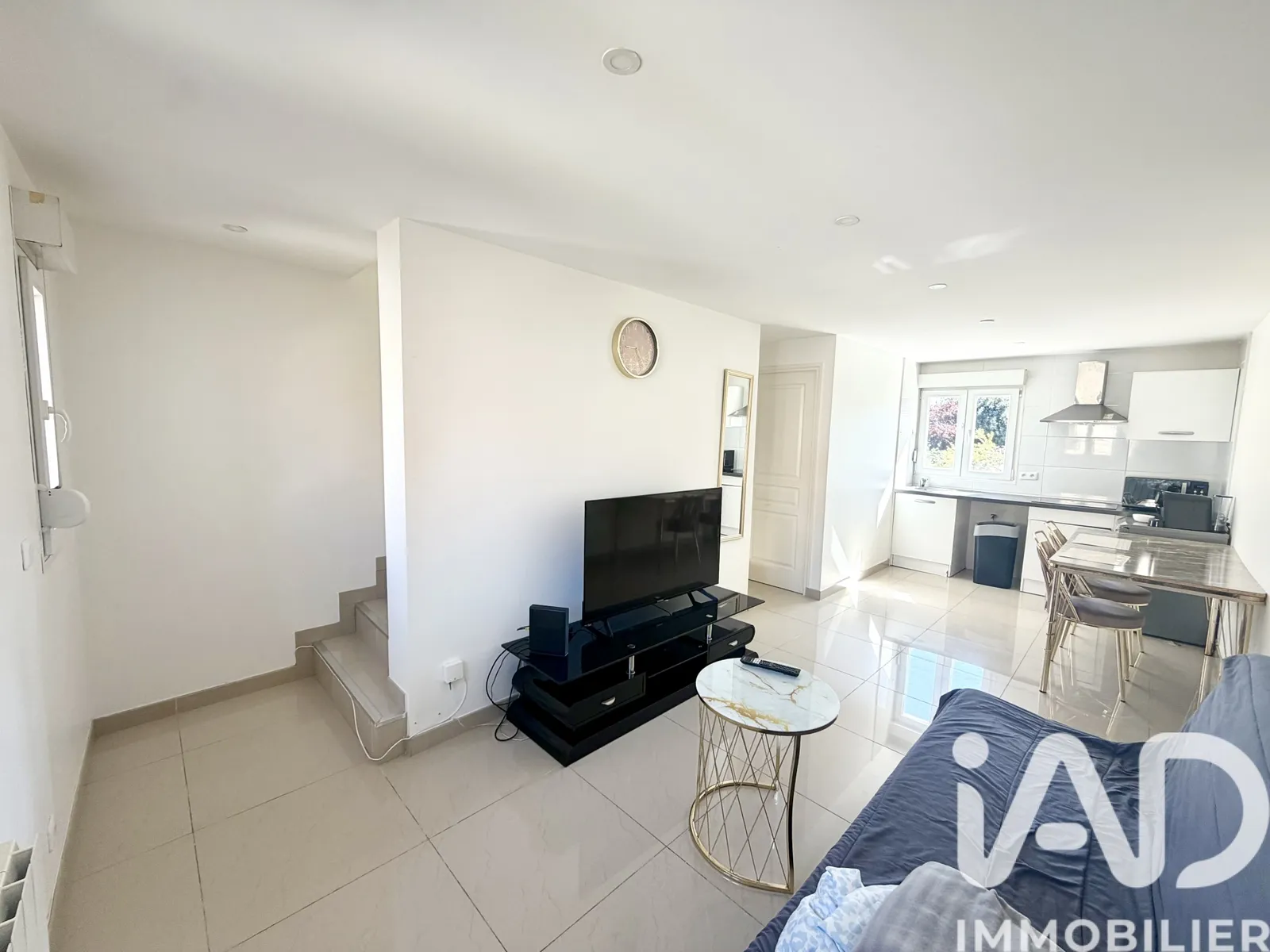 Immeuble 75 m² - Photo 1