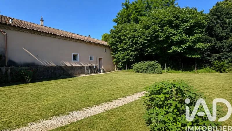 Immeuble 237 m² - Photo 1
