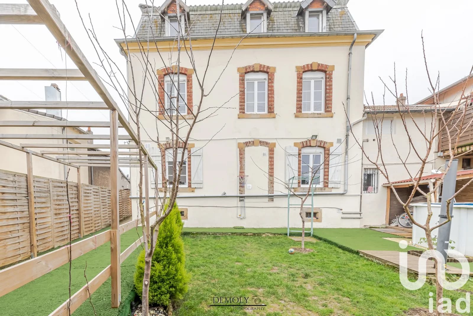 Immeuble 311 m² - Photo 1