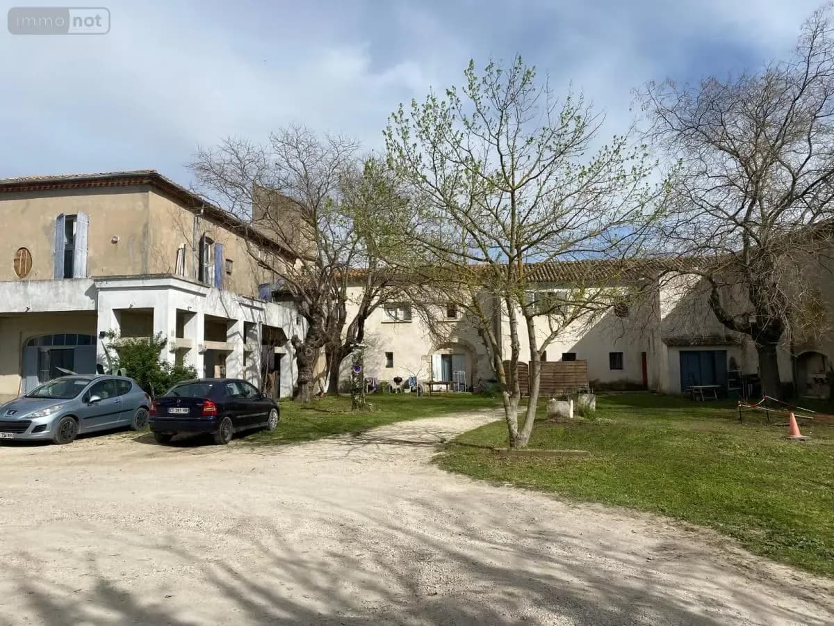 Immeuble de rapport 27 pièces 653 m² - Photo 1