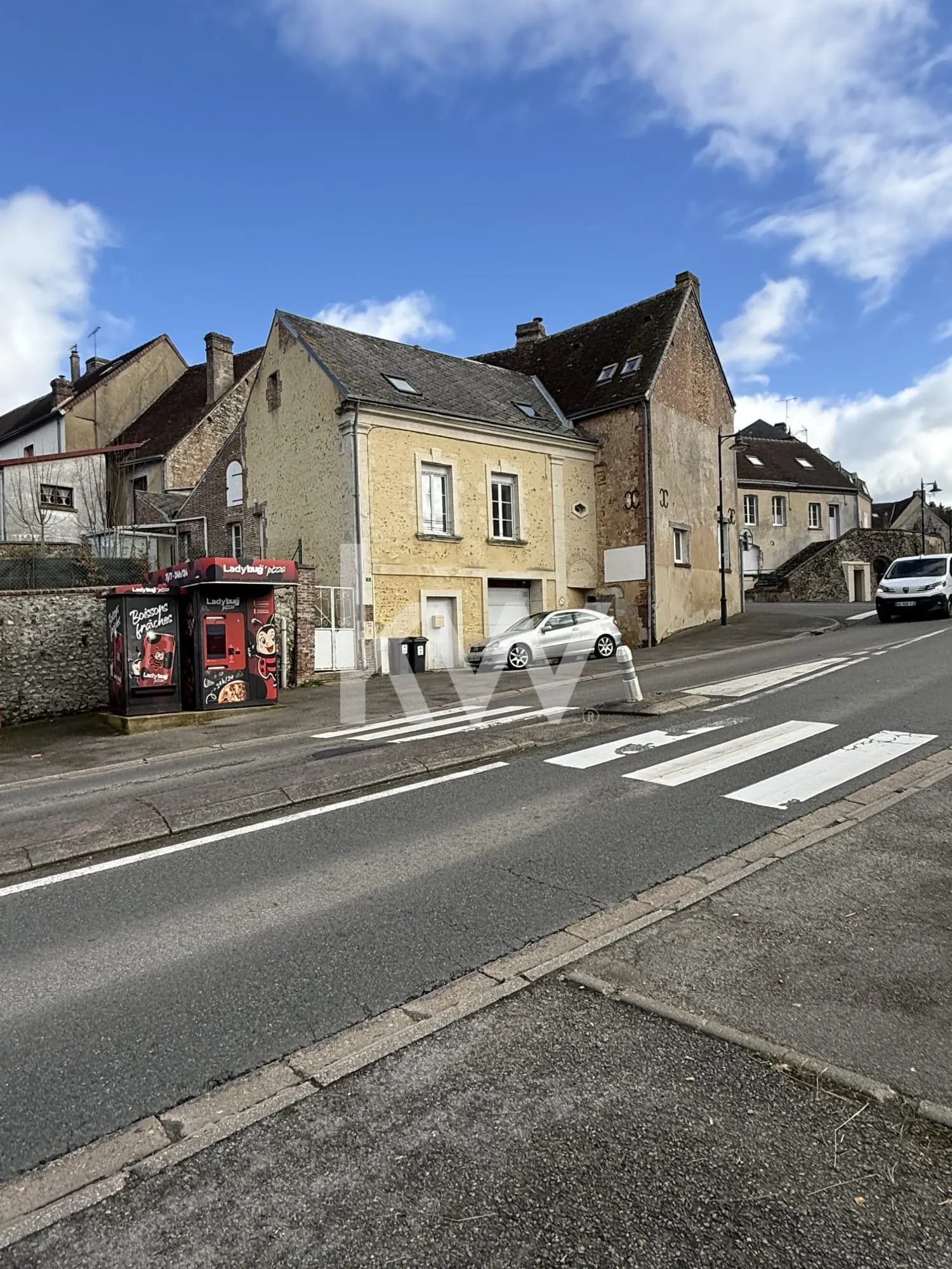 Immeuble 60 m² - Photo 1
