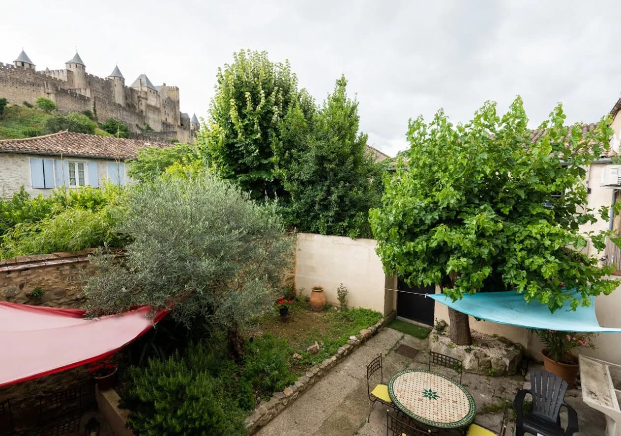 Immeuble de rapport à Carcassonne avec extérieur - Photo 1