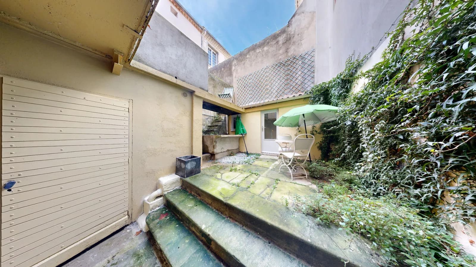 IMMEUBLE DE RAPPORT A CARCASSONNE AVEC GARAGE. - Photo 1