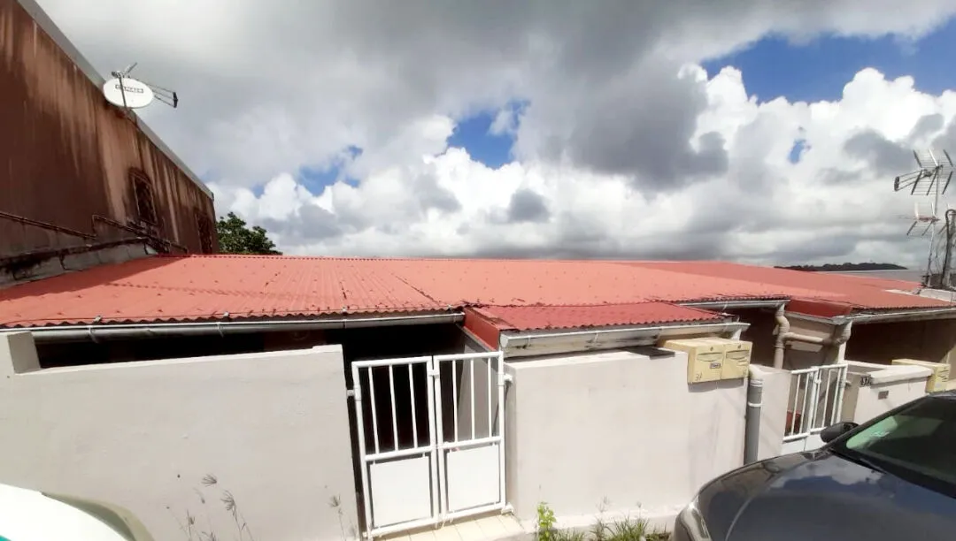 Immeuble Fort De France 9 pièce(s) 210 m2 investisseurs saisissez votre Pépite qui vous comblera de Bonheur !!!!!! - Photo 1