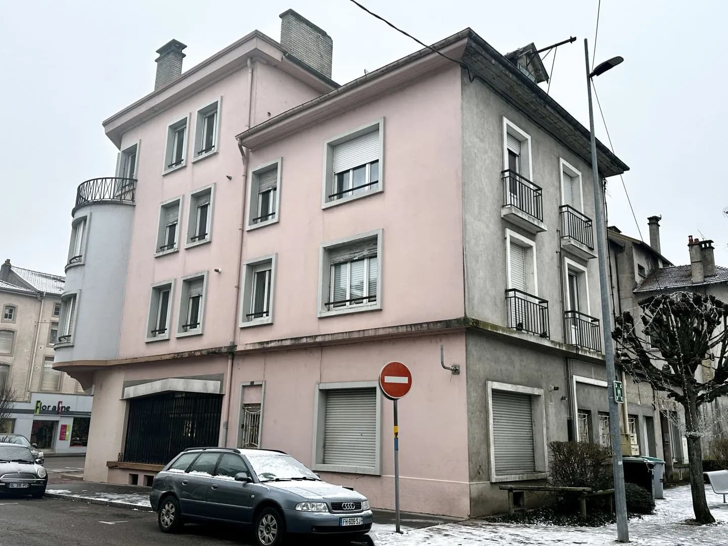 CHARMES (88) - IMMEUBLE 3 appartements et un local commercial - Photo 1