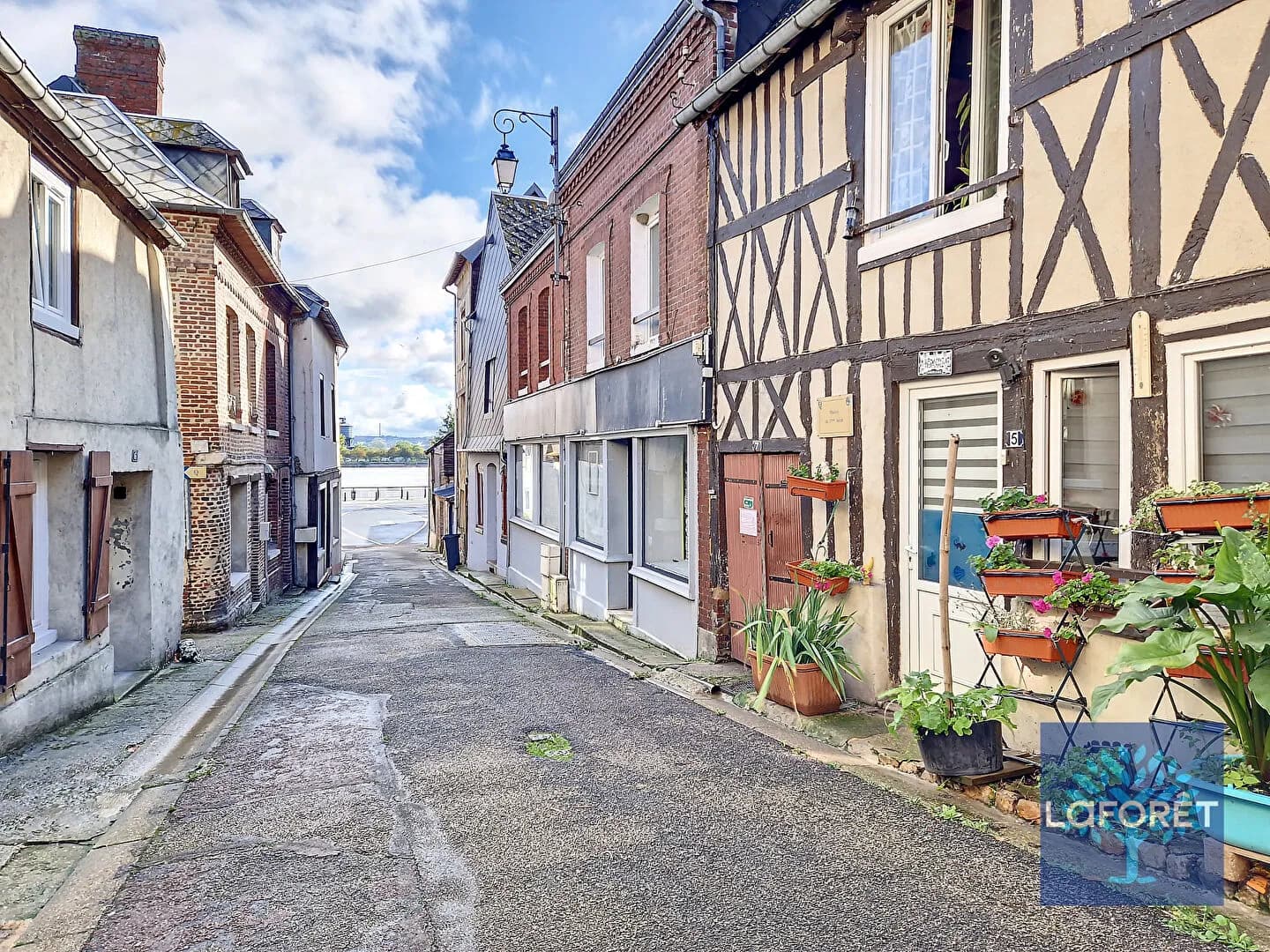 Immeuble de rapport 10 pièces 371 m² - Photo 1