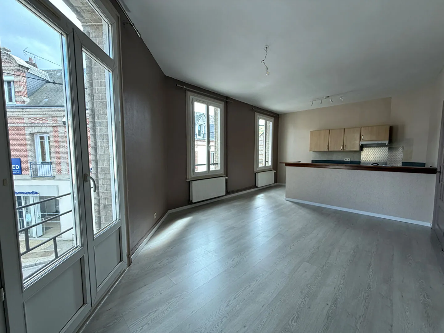 Immeuble 203 m² - Photo 1
