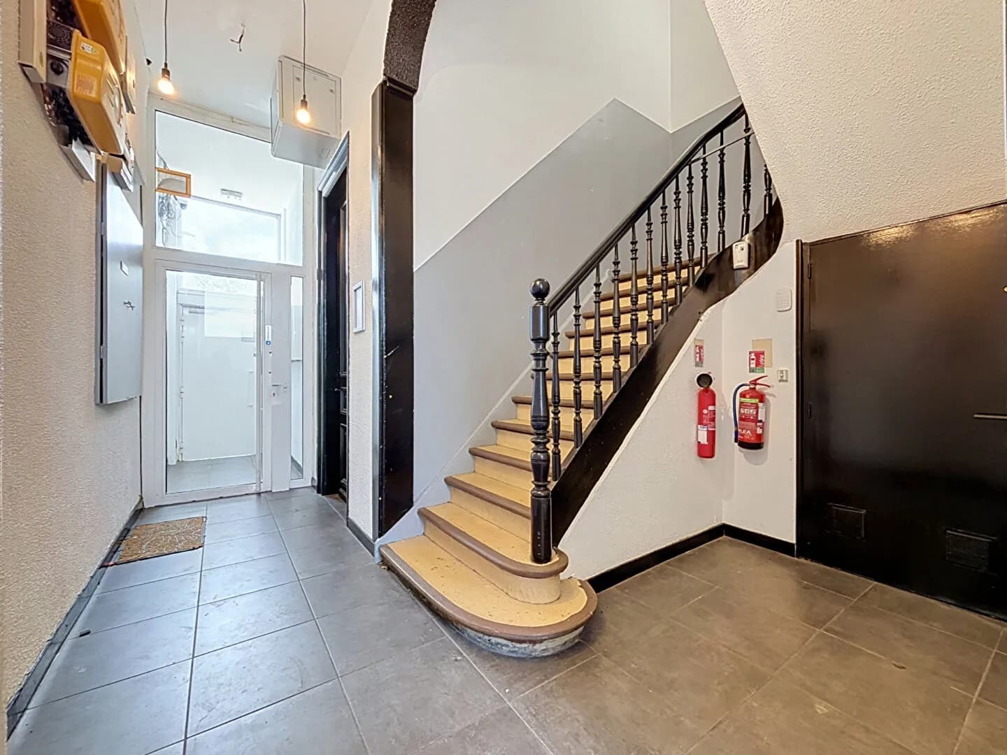 Immeuble de rapport 6 pièces 407 m² - Photo 1