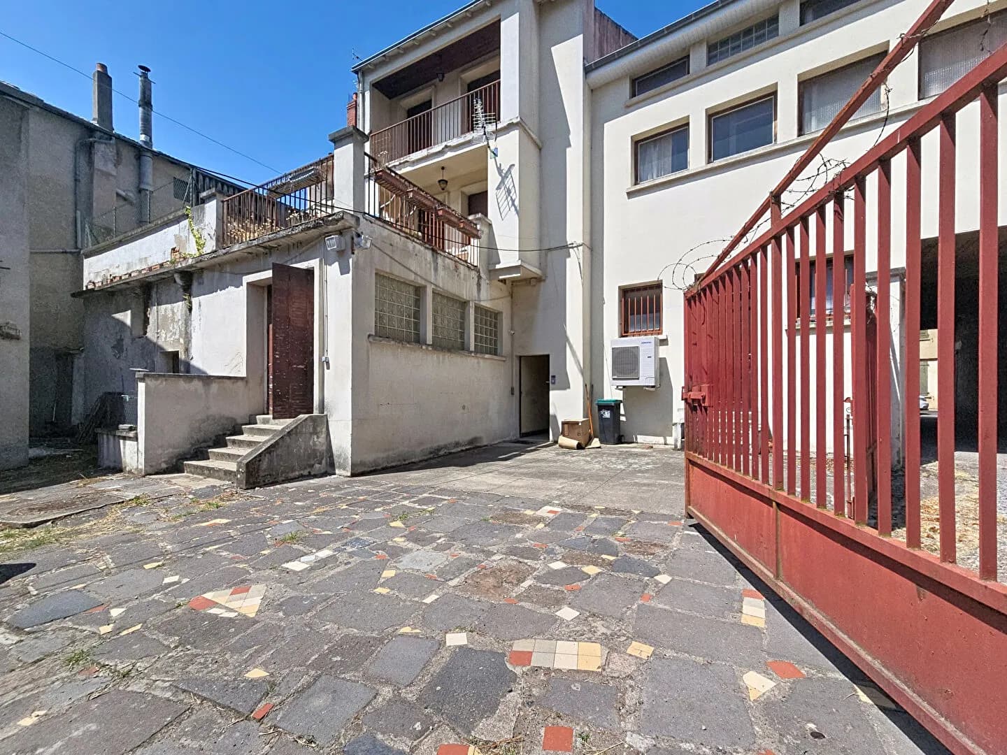 Immeuble 384 m² - Photo 1