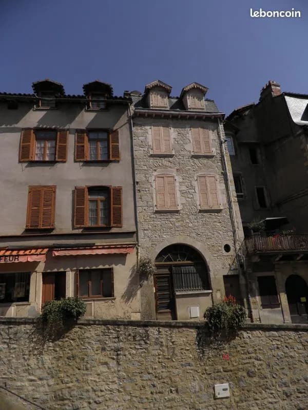 Immeuble et commerce - Photo 1