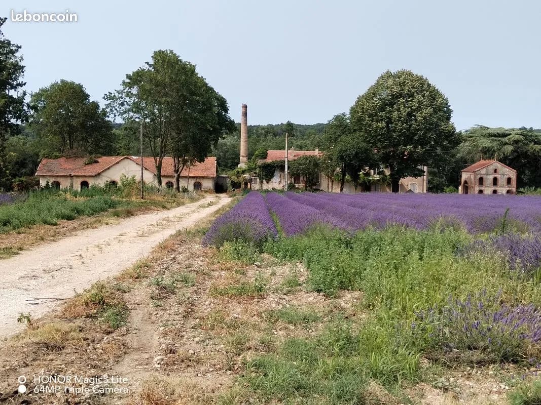 Grand ensemble Immobilier à renover - Photo 1