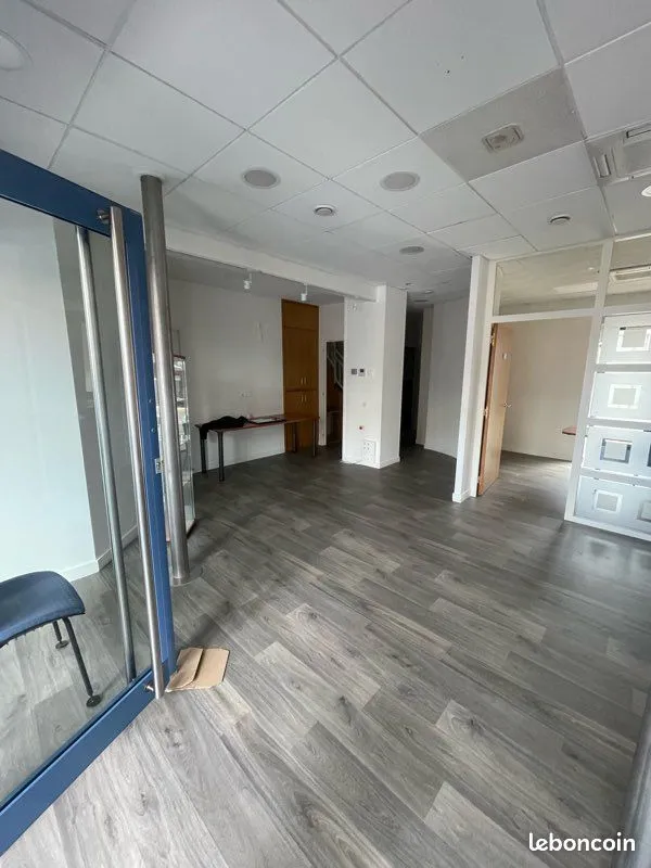 Immeuble à usage bureaux 300 m2 - Photo 1