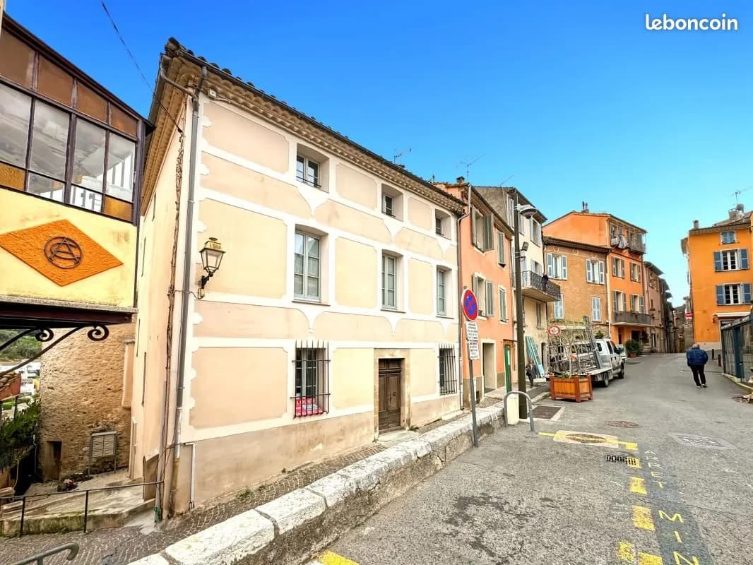 Immeuble 270 m² - Photo 1