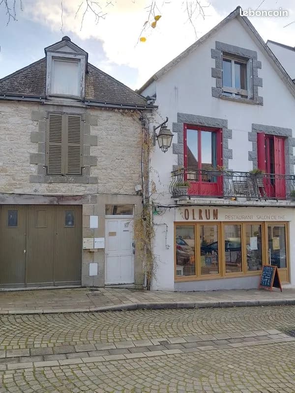 Immeuble avec commerce et plusieurs logements en centre-bourg - Photo 1