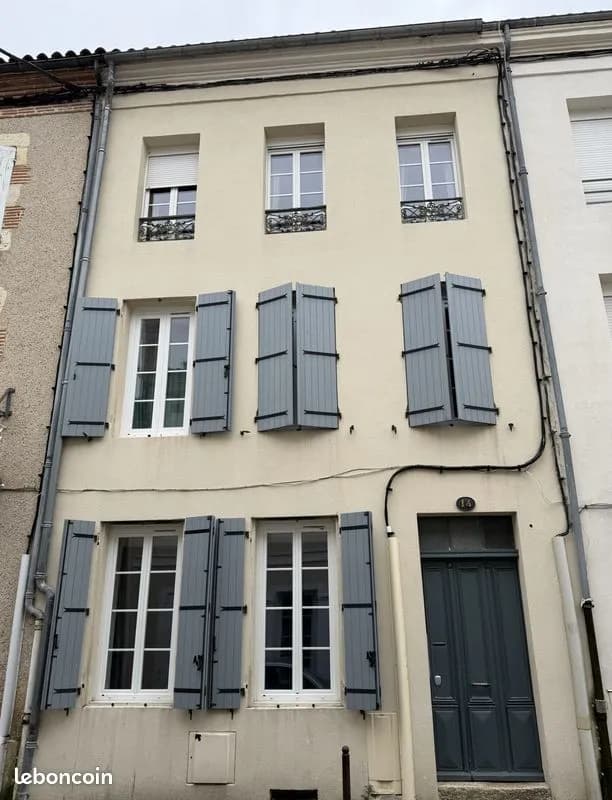 Immeuble 180 m² - Photo 1