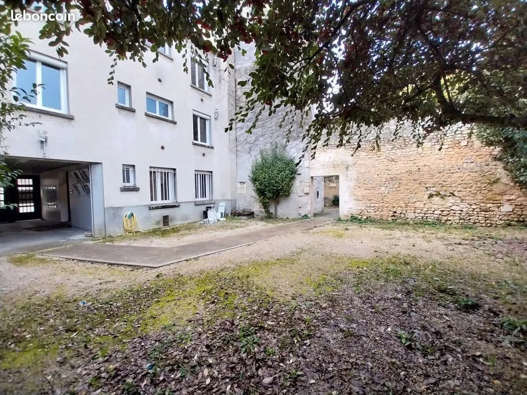 Immeuble 26 pièces 540 m² - Photo 1