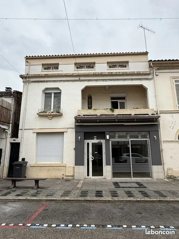 Immeuble 180 m² - Photo 1