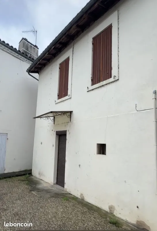 Immeuble 3 pièces 200 m² - Photo 1