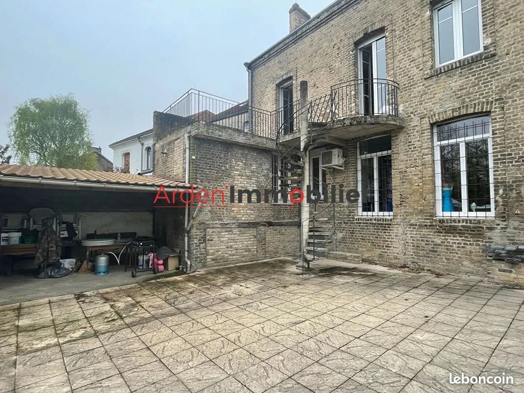 Immeuble 10 pièces 255 m² - Photo 1