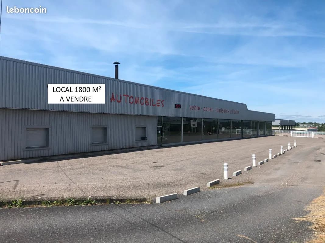 Ensemble immobilier / local commercial 1800 m2 + maison de caractère - Photo 1