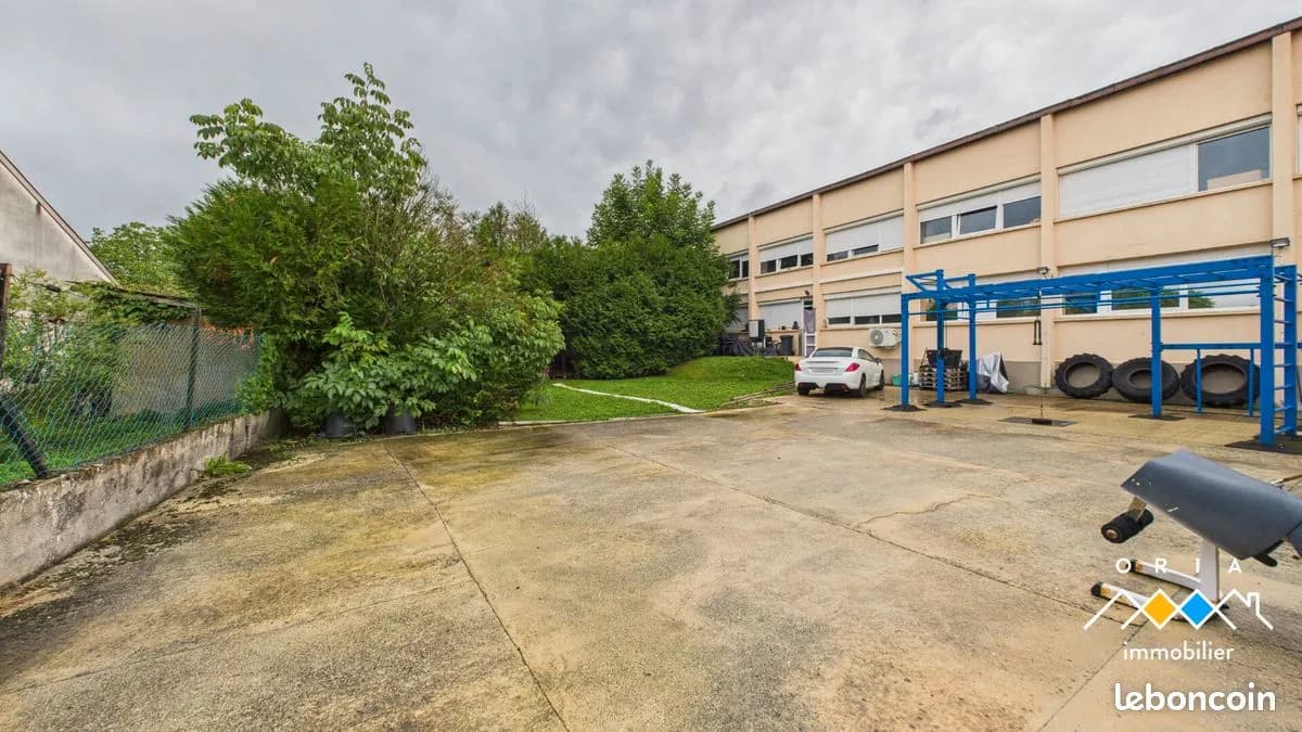 Immeuble de rapport 17 pièces 612 m² - Photo 1