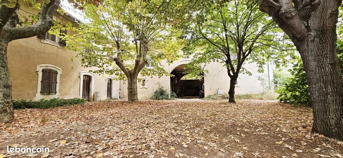 Immeuble 1500 m² - Photo 1