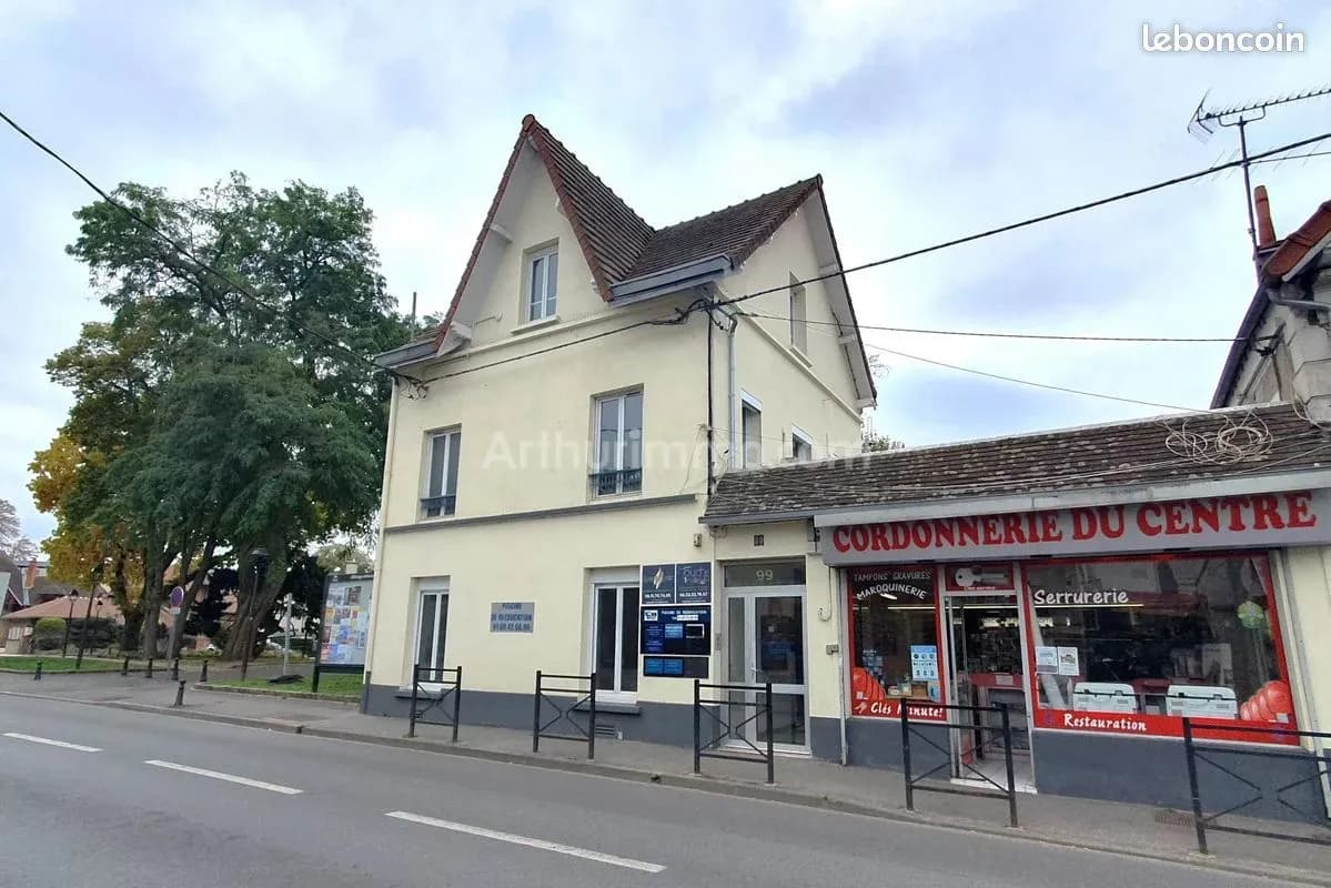 Local commercial 306 m² Draveil - Photo 1