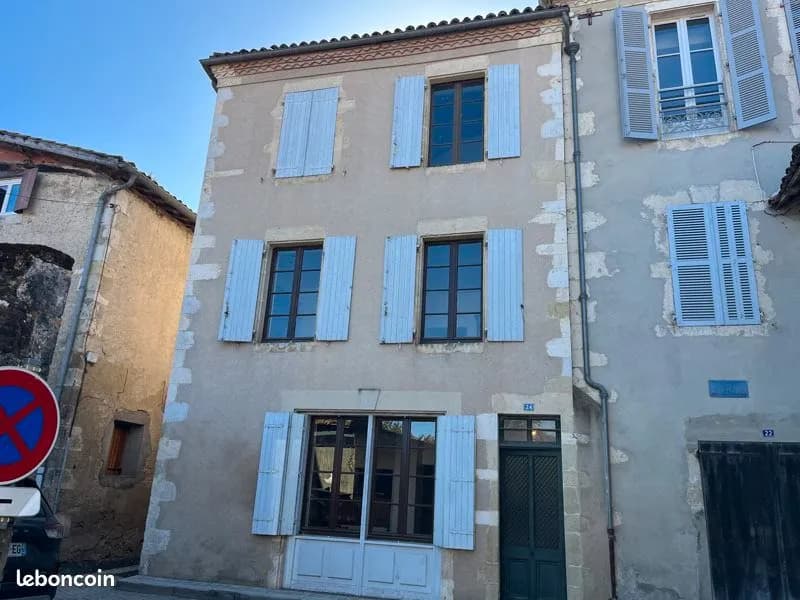 Immeuble 555 m² - Photo 1