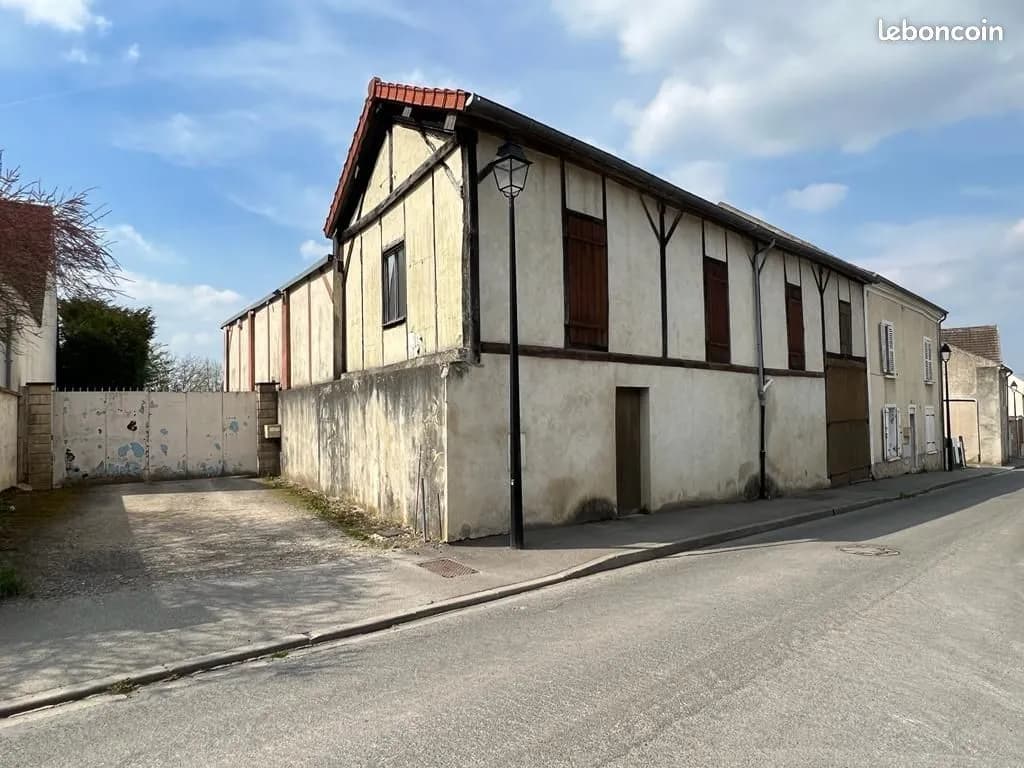 Immeuble 200 m² - Photo 1