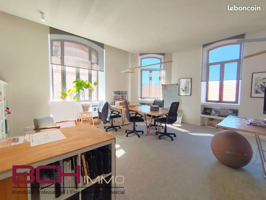 Immeuble 302 m² - Photo 1