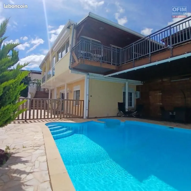 Immeuble 200 m² - Photo 1