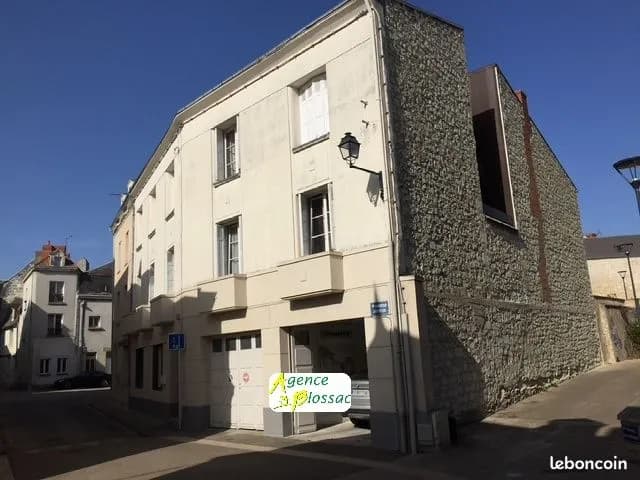 Immeuble 30 pièces 350 m² - Photo 1