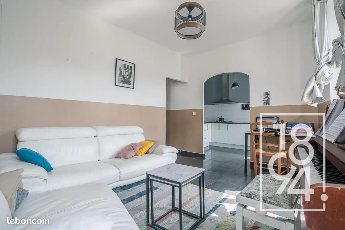 Immeuble 160 m² - Photo 1