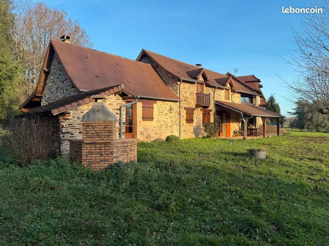 Ensemble immobilier en pierre rénové en Périgord - Photo 1