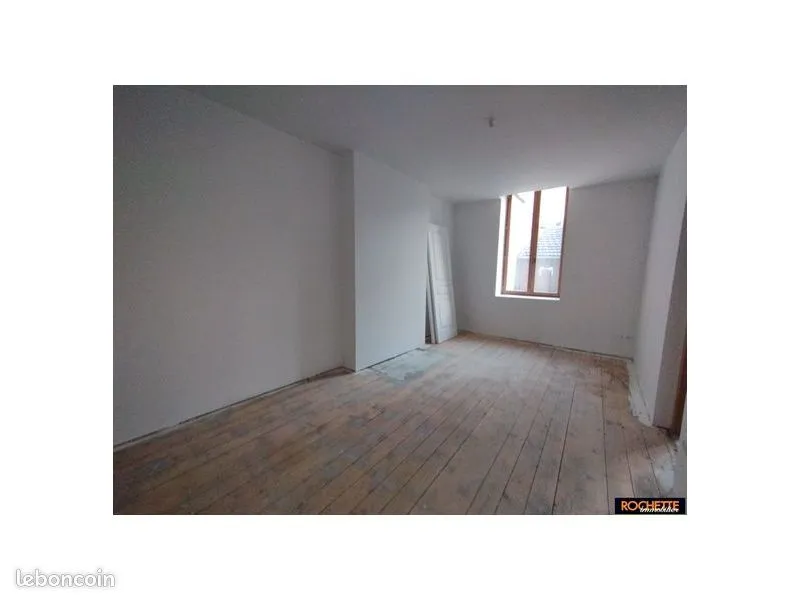 Immeuble 210 m² - Photo 1