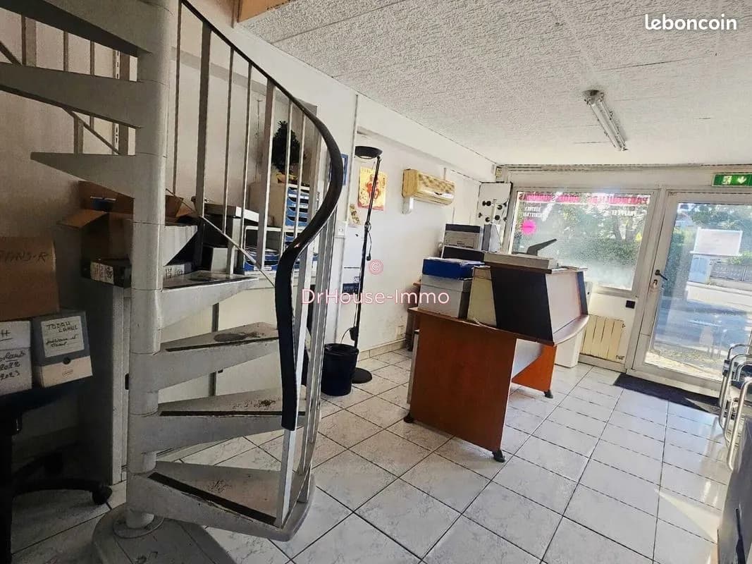 Immeuble 105 m² - Photo 1