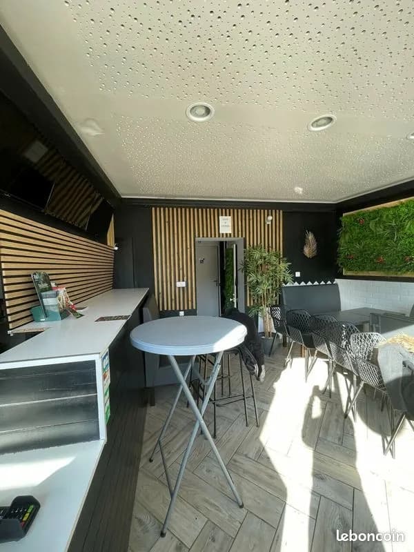 Local commercial 134 m² POITIERS - Photo 1