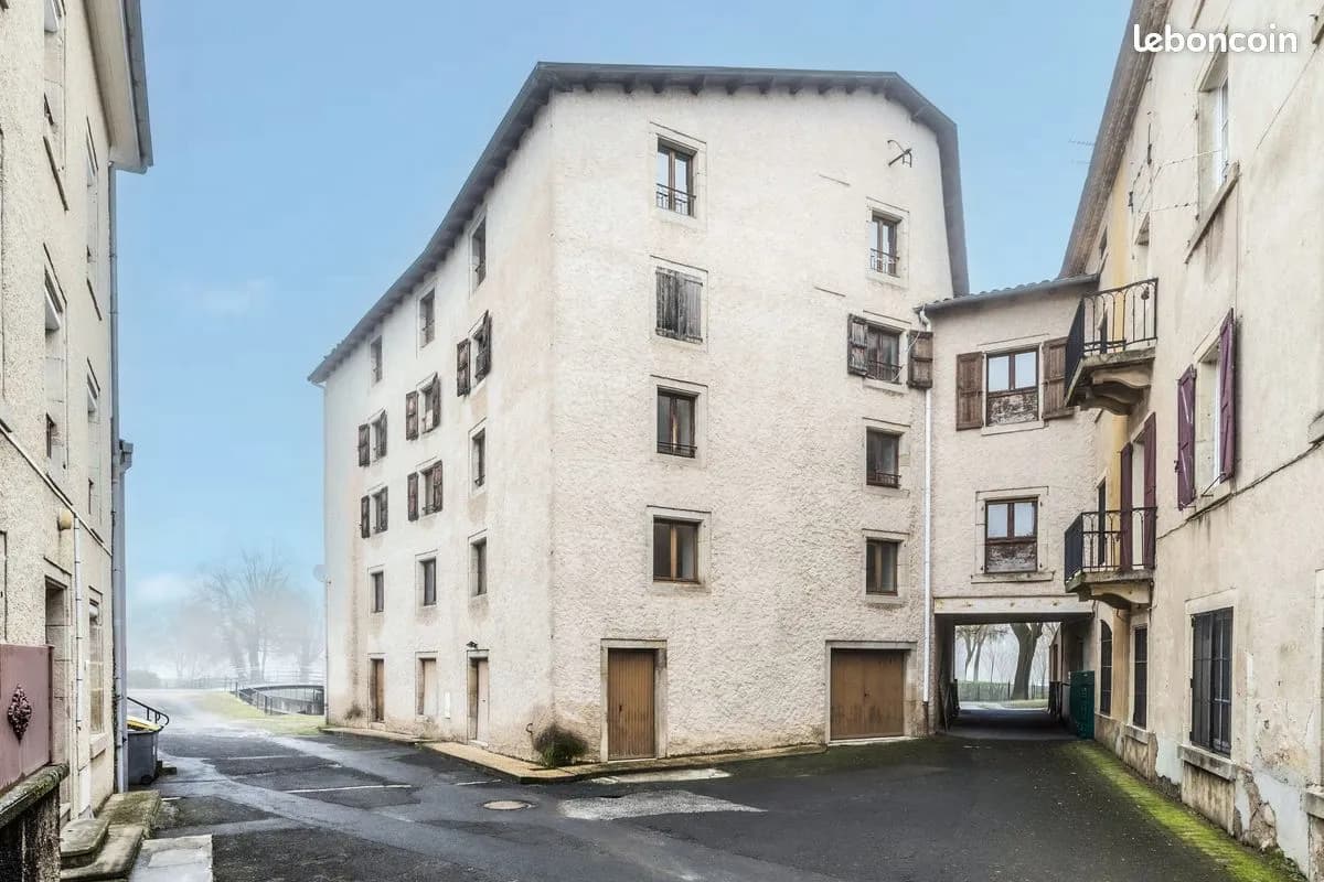 Immeuble d'habitation à Brives-Charensac - Photo 1
