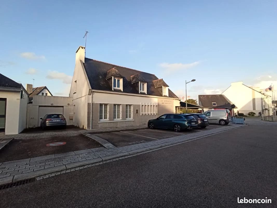 Immeuble 10 pièces 300 m² - Photo 1