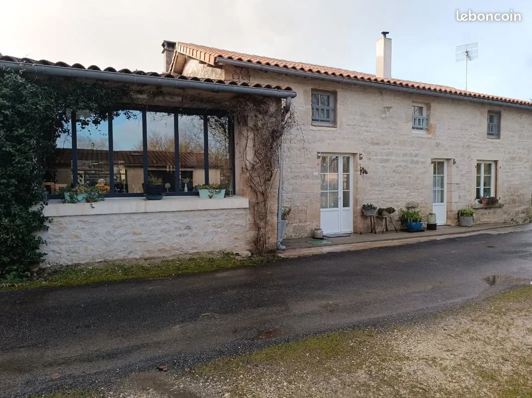 Ensemble immobilier 2 maisons en pierres, dépendance, atelier et piscine - Photo 1