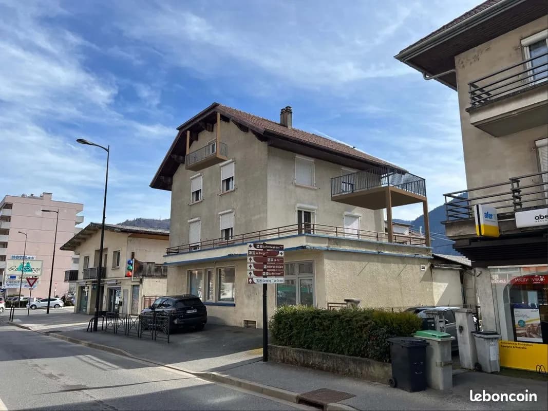 Immeuble 10 pièces 271 m² - Photo 1