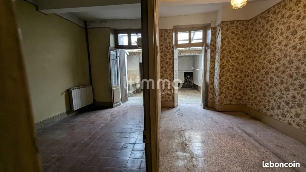 Immeuble 12 pièces 160 m² - Photo 1