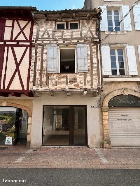 IMMEUBLE Local + plateau - Photo 1