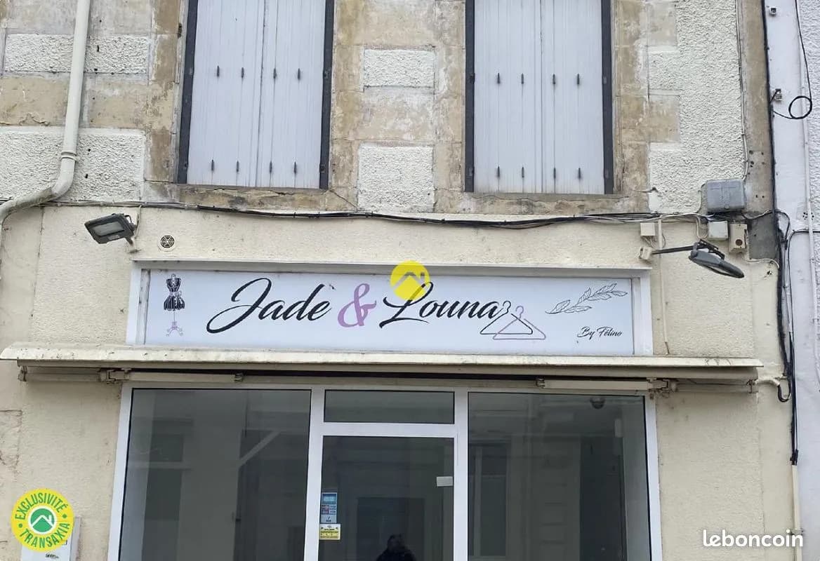 Immeuble commerce et habitation - Photo 1