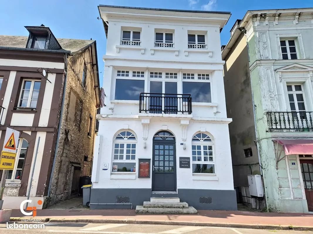 Immeuble 10 pièces 247 m² - Photo 1