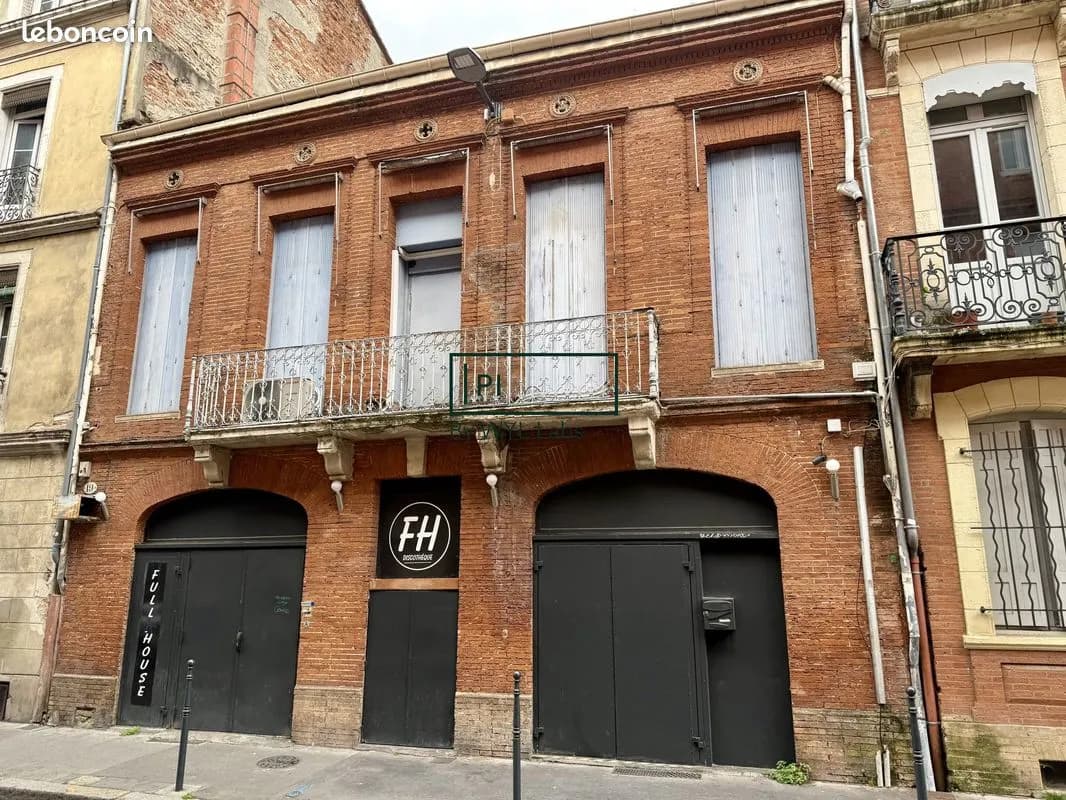Immeuble 200 m² - Photo 1