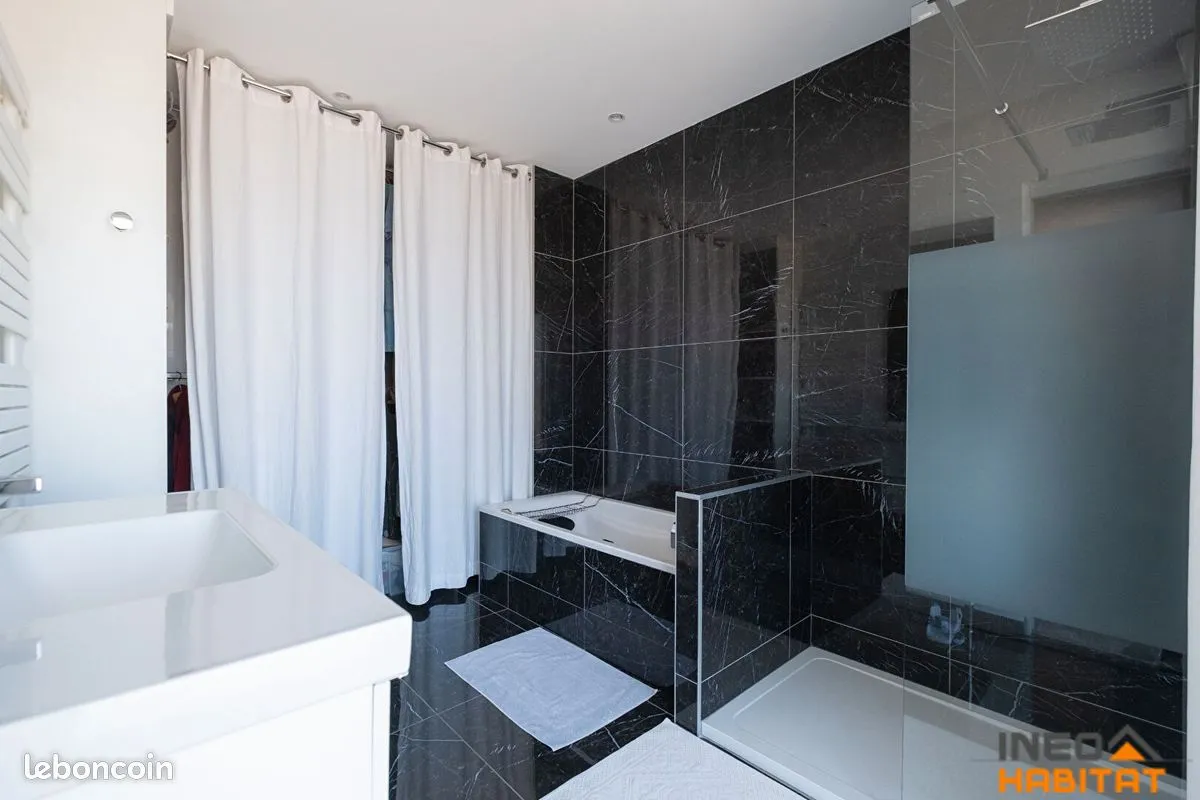 Immeuble 8 pièces 250 m² - Photo 1