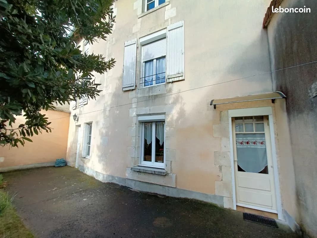 Immeuble de rapport - cour- garage - centre ville CHAUVIGNY - Photo 1