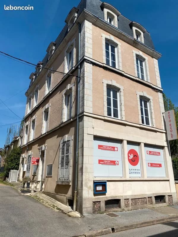 Immeuble de rapport - 3 appartements + local commercial - Photo 1